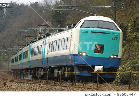 Hokuriku Main Line Tsubata-Kurikara JR East 485 Series R1 formation (Niigata) Hakutaka Hokuriku Main Line Tsubata-Kurikara JR East 485 Series R1 formation (Niigata) Hakutaka 89605447