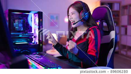 cyber sport gamer win game 89606280