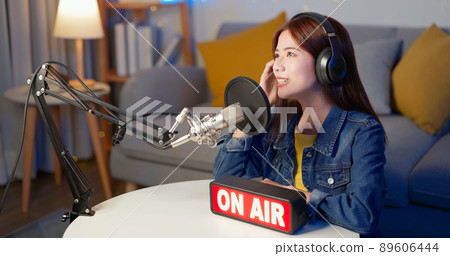 girl have livestream on podcast 89606444