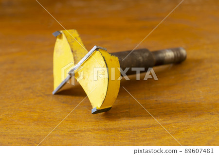 Round milling cutter for wood processing on the table 89607481