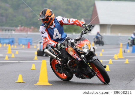 Moto Gymkhana 跑步照片 Moto Gymkhana 跑步照片 89608231
