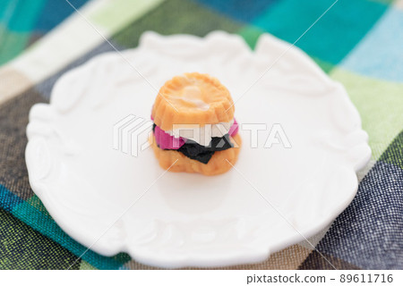 Clay canelé 89611716