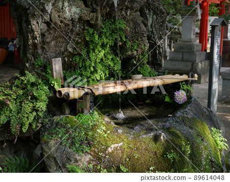 藤森神社的聖水,富士水 藤森神社的聖水,富士水 89614048