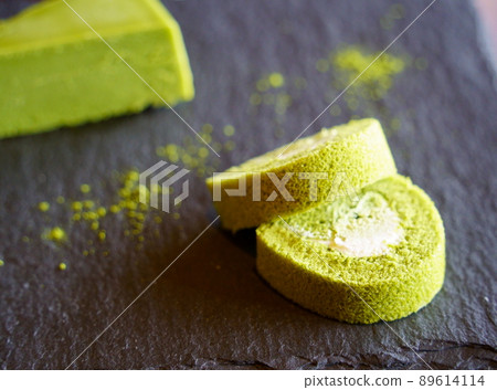 Matcha roll cake Matcha roll cake 89614114