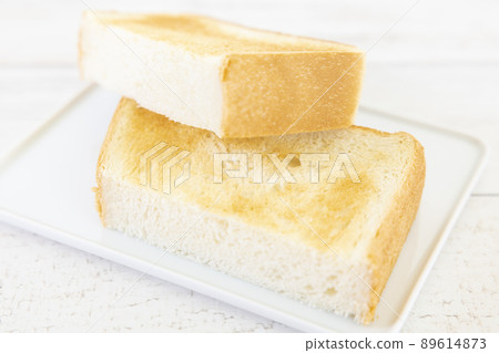 Delicious thick sliced toast Delicious thick sliced toast 89614873