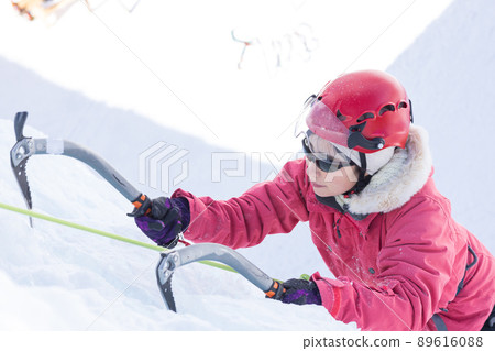 一個享受攀冰的女人 89616088