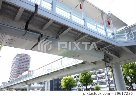 Pedestrian deck 89617286