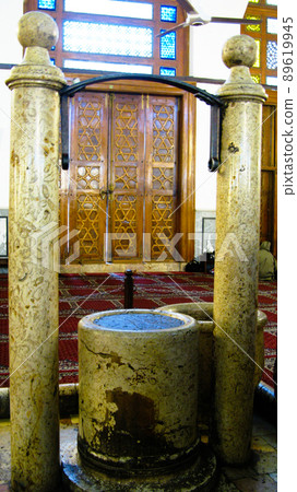 The pagan altar and fountain in Umayyad mosque, Damascus, Syria 89619945