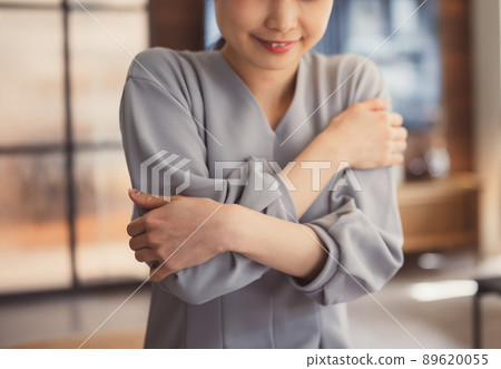Beautiful woman portrait Beautiful woman portrait 89620055