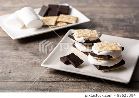 Homemade smores Homemade smores 89623394