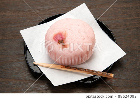 Japanese sweets Sakura steamed bread Japanese sweets Sakura steamed bread 89624092