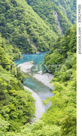 Early summer in Sumata Gorge, a scenic spot in Kawanehon Town, Shizuoka Prefecture 89624486