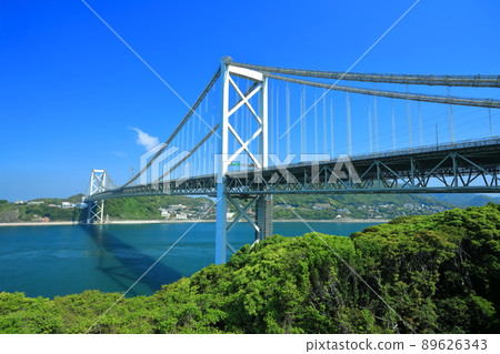 Kanmon Bridge under clear skies (Kanmon Strait) 89626343