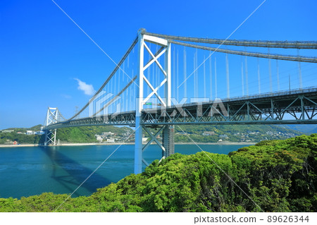 晴空下的關門大橋（關門海峽） 89626344