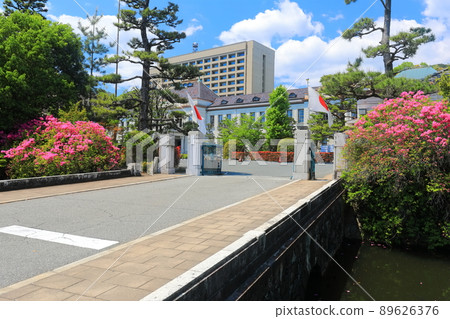 [Yamaguchi Prefectural Government Museum and Yamaguchi Prefectural Government Building under fine weather in Yamaguchi Prefecture] 89626376
