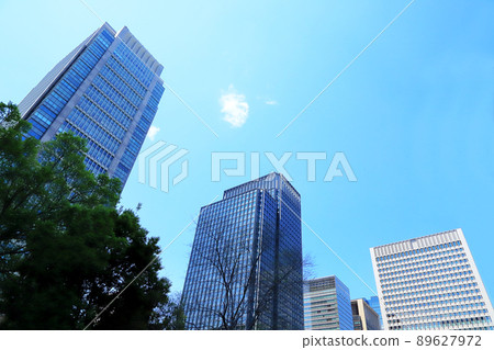 在藍天前面的東京站 在藍天前面的東京站 89627972