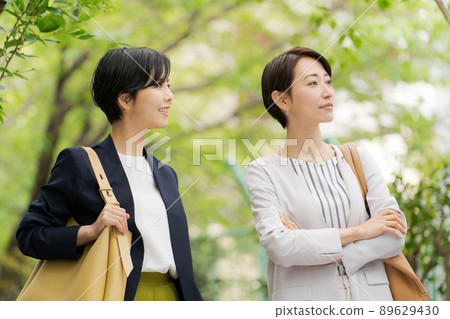 戶外工作的人 戶外工作的人 89629430