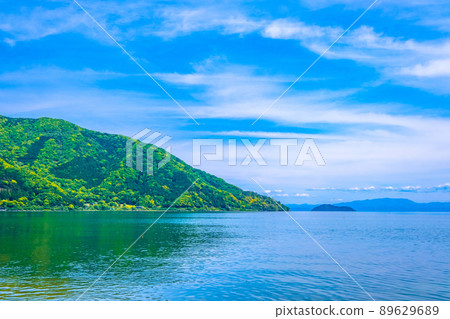 新鮮的綠色海津大崎和竹生島 新鮮的綠色海津大崎和竹生島 89629689