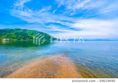 新鮮的綠色海津大崎和竹生島 新鮮的綠色海津大崎和竹生島 89629690