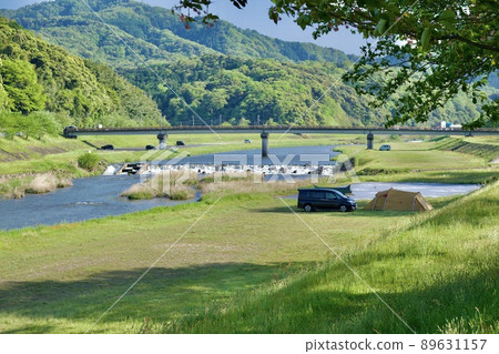 Spring: Enjoy camping at the riverbed at the foot of Gassantoda Castle 89631157