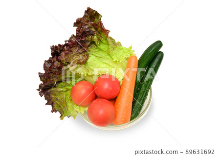 A bird's-eye view of kitchen vegetables that are easy to use for a healthy image 89631692