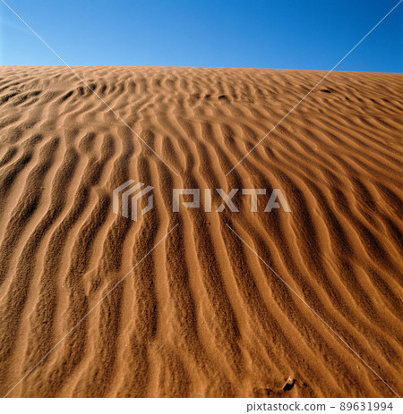 red sand wave 89631994
