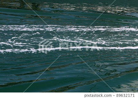 The color of sea water in the Mediterranean in shallow water The color of sea water in the Mediterranean in shallow water 89632171