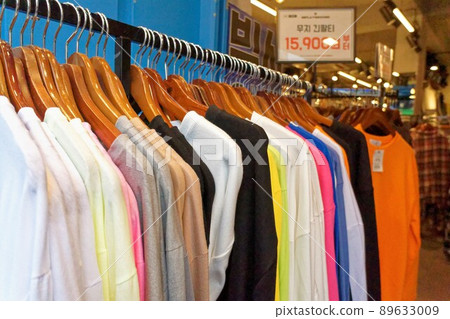 T-shirts of various colors displayed in front of Sangjeong 89633009
