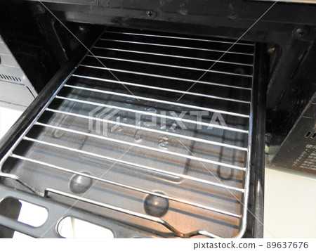 Fish grill grill grill net grill up Fish grill grill grill net grill up 89637676