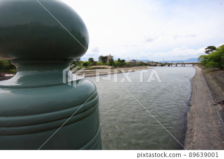 京都宇治,朝霧橋 可以看到宇治川的景色和giboshi。 京都宇治,朝霧橋 可以看到宇治川的景色和giboshi。 89639001