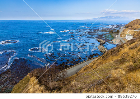[新潟縣佐渡地質公園]海底火山白木到三谷村的地形 89639270