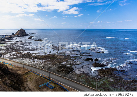 [新潟縣佐渡地質公園]海底火山白木到三谷村的地形 89639272