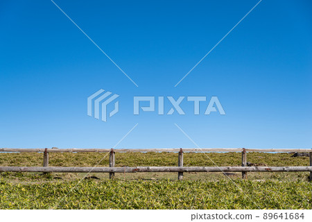 The blue sky of the plateau The blue sky of the plateau 89641684