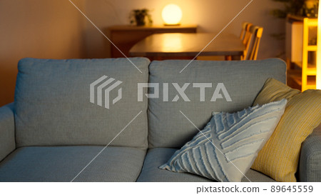 Living room with indirect lighting 89645559