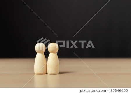 Loving couple concept. Wooden couple human. 89646690