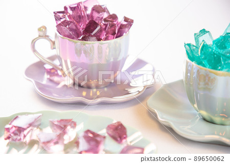 用杯子裝飾的琥珀糖 89650062