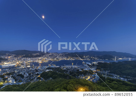 Night view of Nagasaki from the Inasayama summit observatory / Nagasaki, Japan Night view of Nagasaki from the Inasayama summit observatory / Nagasaki, Japan 89652055