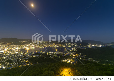 Night view of Nagasaki from the Inasayama summit observatory / Nagasaki, Japan Night view of Nagasaki from the Inasayama summit observatory / Nagasaki, Japan 89652064
