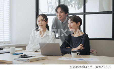 Business team 89652820