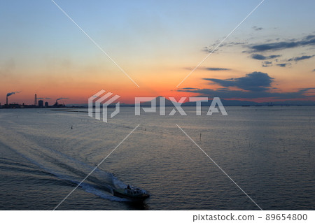 Sunset seen from "Toriizaki Seaside Park" and "Nakajima Ohashi" in Kisarazu, Chiba Sunset seen from "Toriizaki Seaside Park" and "Nakajima Ohashi" in Kisarazu, Chiba 89654800