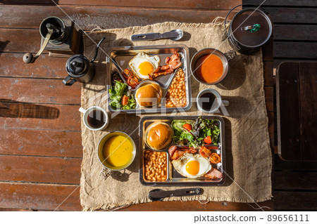露營戶外早餐套餐照片 89656111