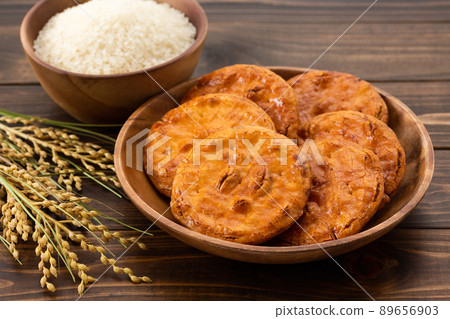 Soy sauce rice crackers and rice 89656903