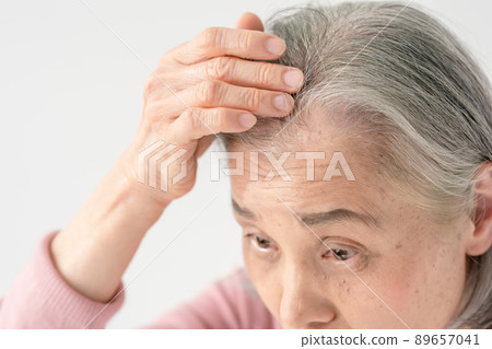 Women who care about hair Senior thinning hair Women who care about hair Senior thinning hair 89657041