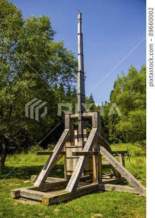 model of old wooden trebuchet 89660002