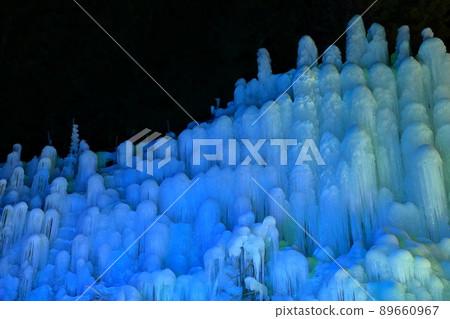 Winter tradition: Illumination of icicles (Icicle / Spring Square, Toyota City, Aichi Prefecture) Winter tradition: Illumination of icicles (Icicle / Spring Square, Toyota City, Aichi Prefecture) 89660967