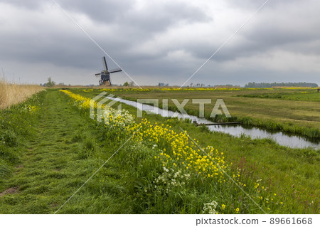 Windmill Broekmolen, Molenlanden - Nieuwpoort, The Netherlands Windmill Broekmolen, Molenlanden - Nieuwpoort, The Netherlands 89661668