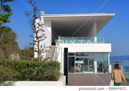 路邊車站雨天景觀 89664922