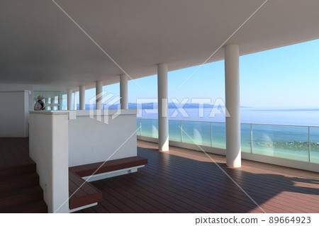 路邊車站雨天景觀 89664923