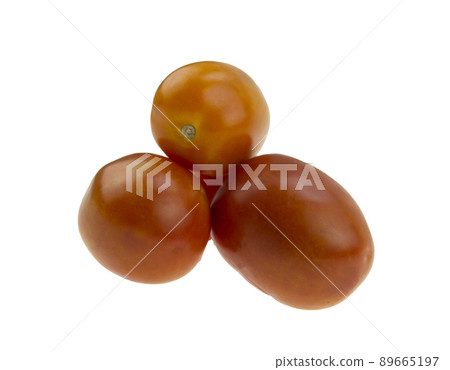 fresh red tomatoes isolated on a white background fresh red tomatoes isolated on a white background 89665197