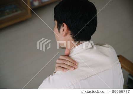 Men's stiff shoulders / fatigue image Men's stiff shoulders / fatigue image 89666777